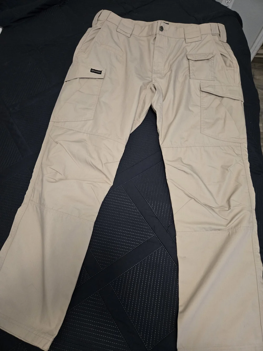 Blackhawk Tatical Men's Sandstone Cargo Pants – Utility Pockets & Rugged Comfort